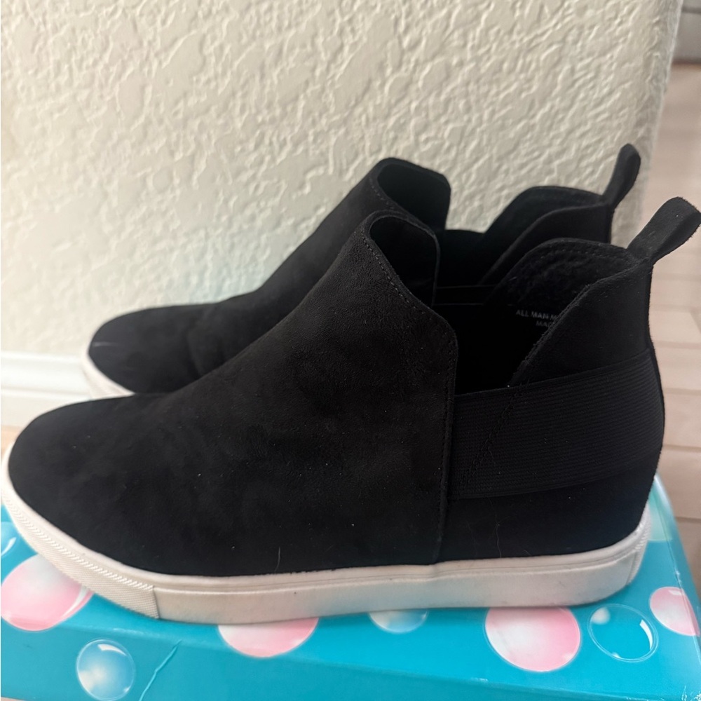 Soda brand boots , size 10 women’s